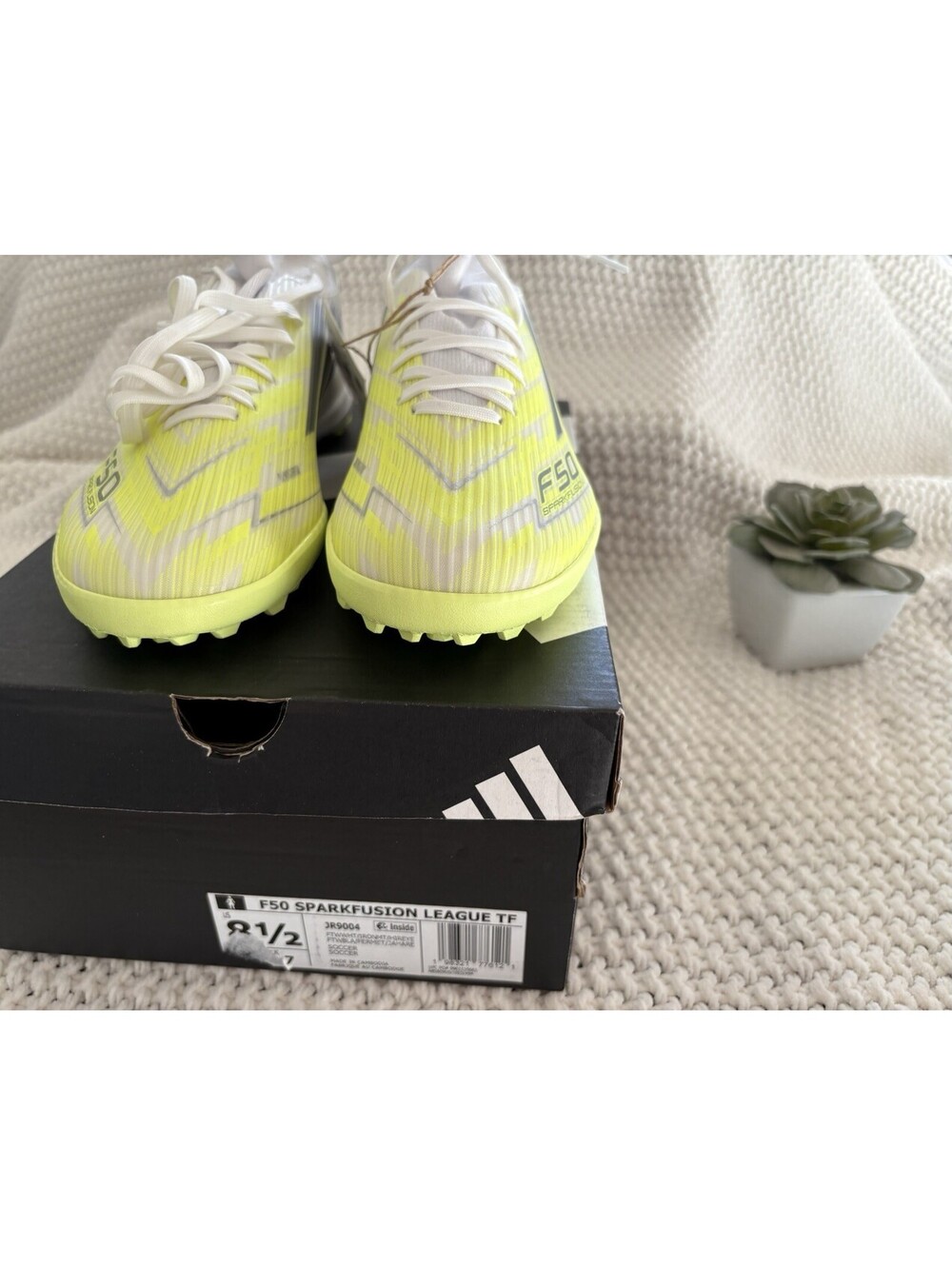 Adidas F50 League TF JR9004 Womens 8.5 White Yellow Soccer Turf NWT